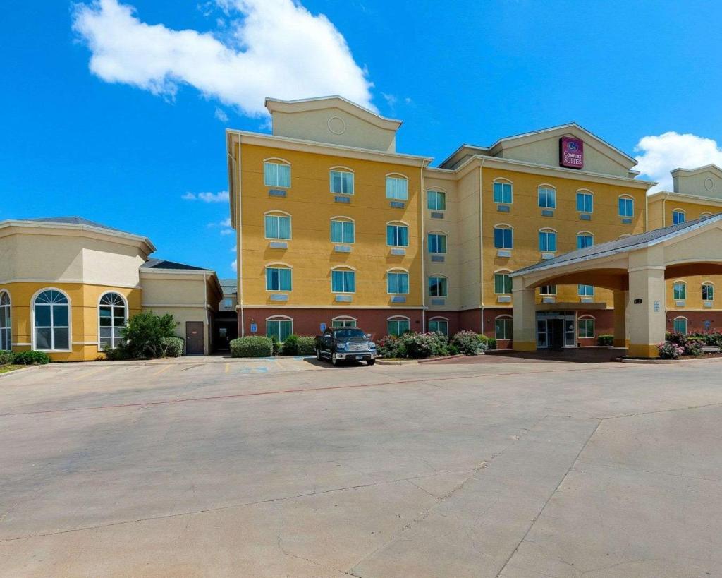 Comfort Suites University photo 2