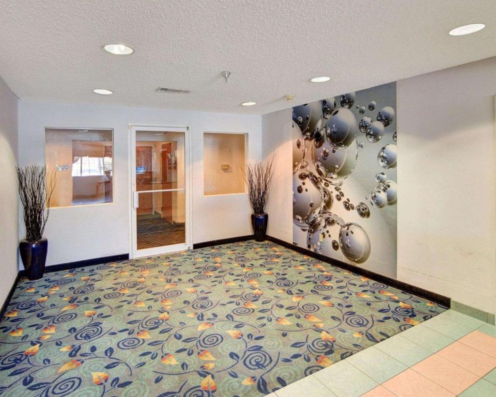 Rodeway Inn & Suites Lewisville I-35 photo 3