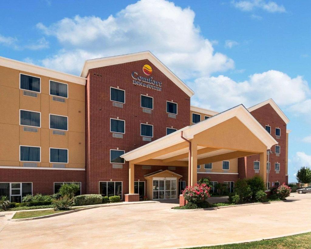 Comfort Inn & Suites Regional Medical Center image