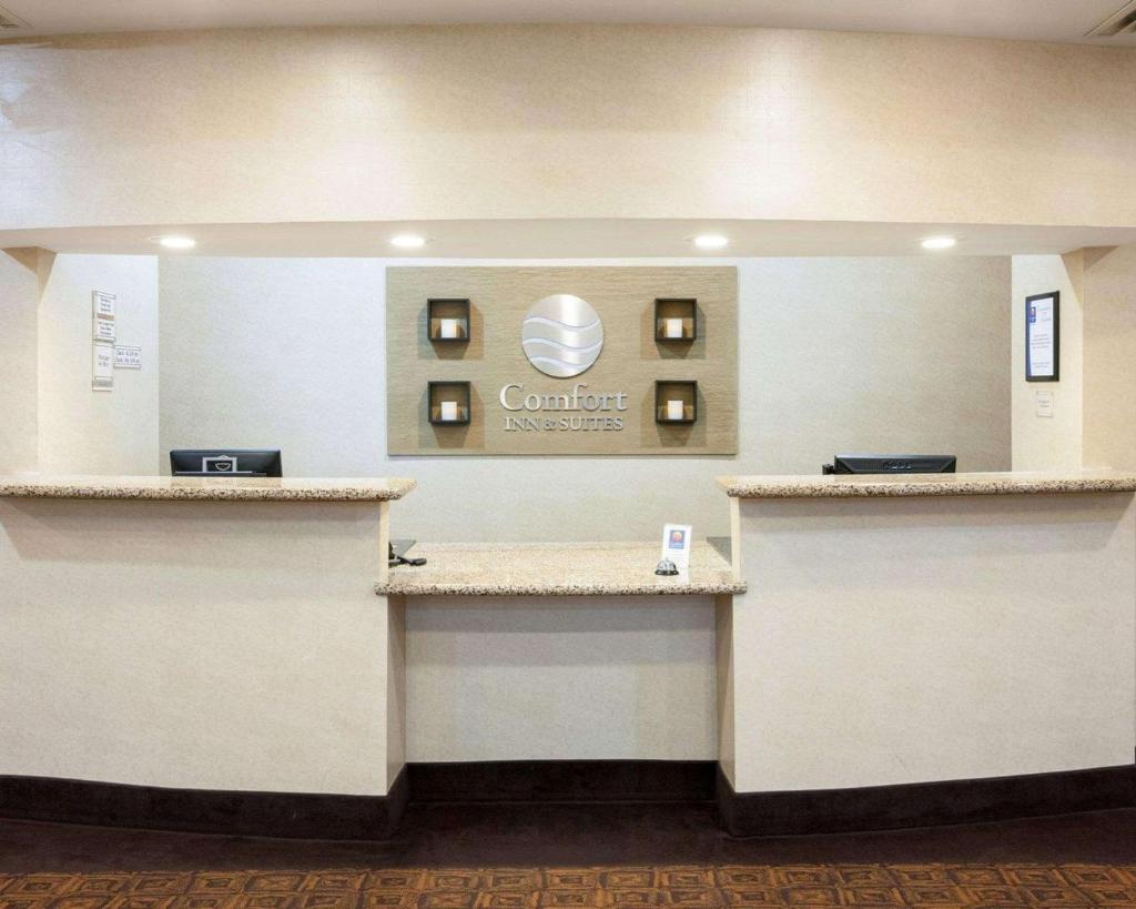 Comfort Inn & Suites Regional Medical Center photo 3