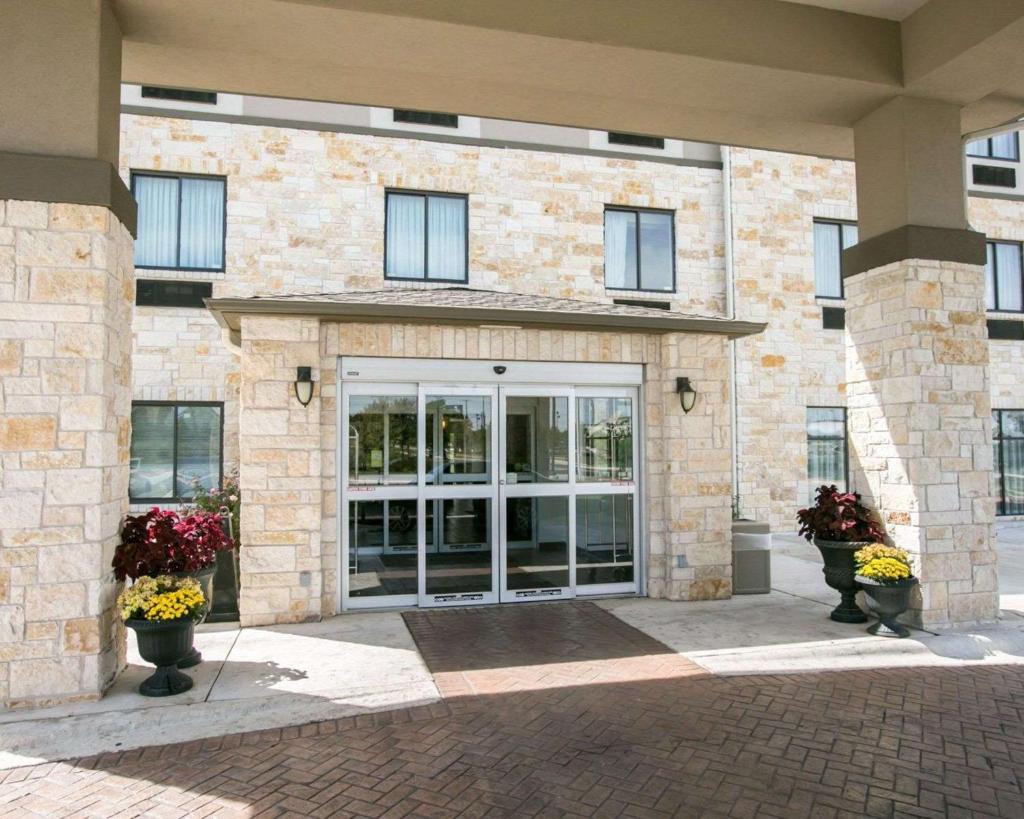 Sleep Inn & Suites Austin North - I-35 photo 1
