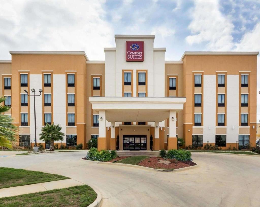 Comfort Suites Cotulla near I-35 image