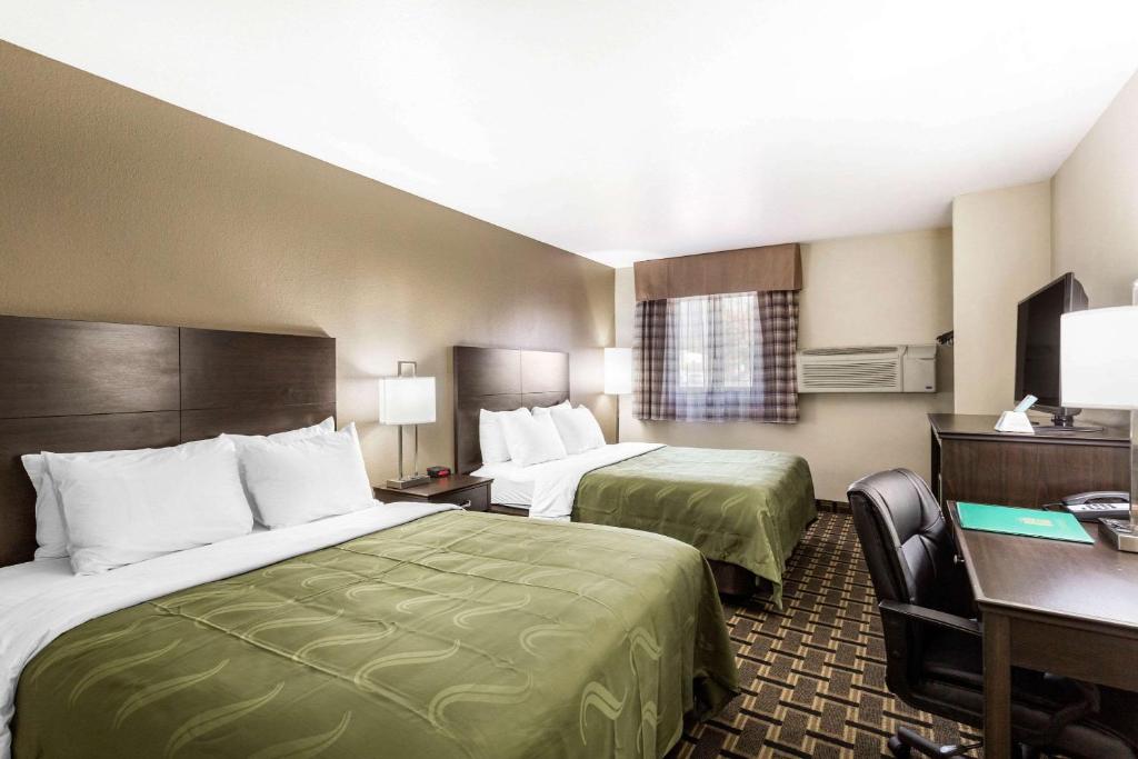 Семейный (Номер с 2 кроватями размера «queen-size»), Quality Inn