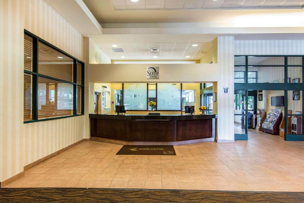 Sleep Inn Lake Wright photo 2