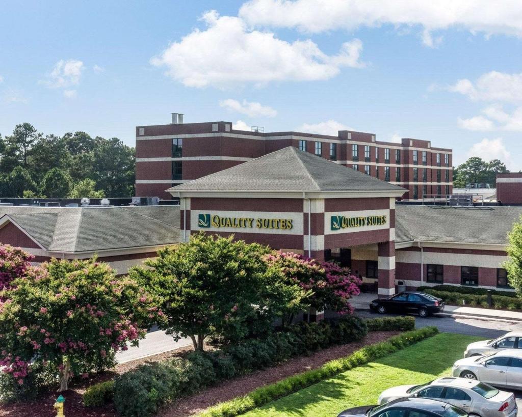 Quality Suites Lake Wright Norfolk Airport photo 1