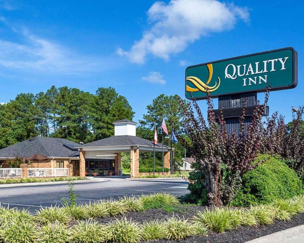Quality Inn Petersburg Near Fort Gregg-Adams image