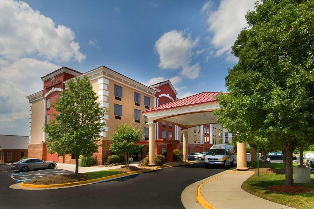 Comfort Suites Dulles Airport image