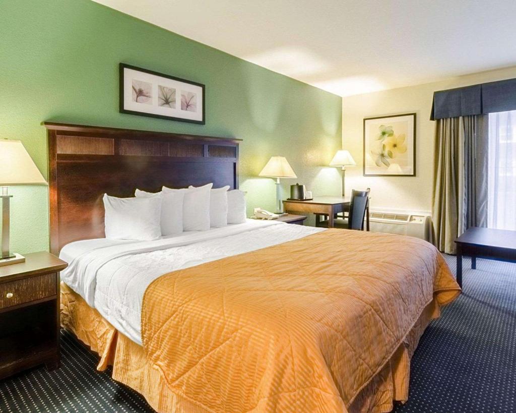 Rodeway Inn & Suites Williamsburg Central photo 4