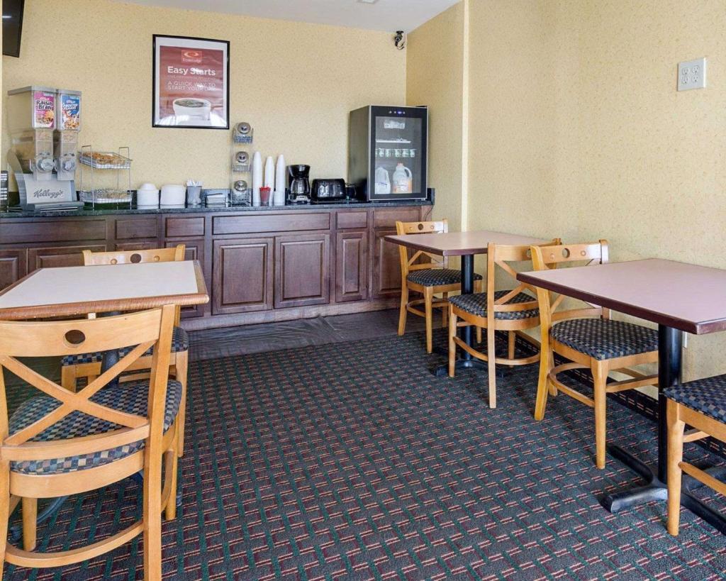 Econo Lodge Fredericksburg near I-95 photo 3