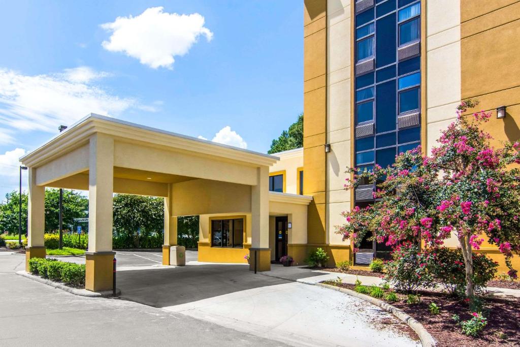 Comfort Inn Newport News-Williamsburg East photo 2