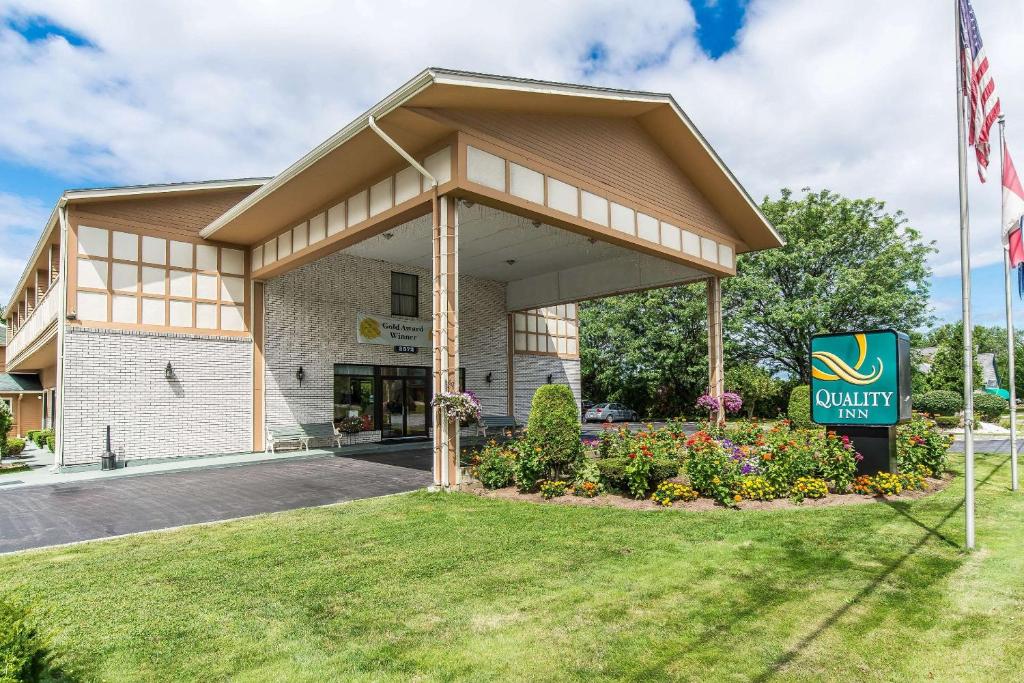 Quality Inn Shelburne - Burlington image