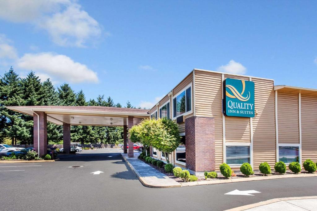 Quality Inn & Suites Vancouver North image