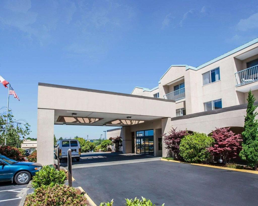 Quality Inn Grand Suites Bellingham image