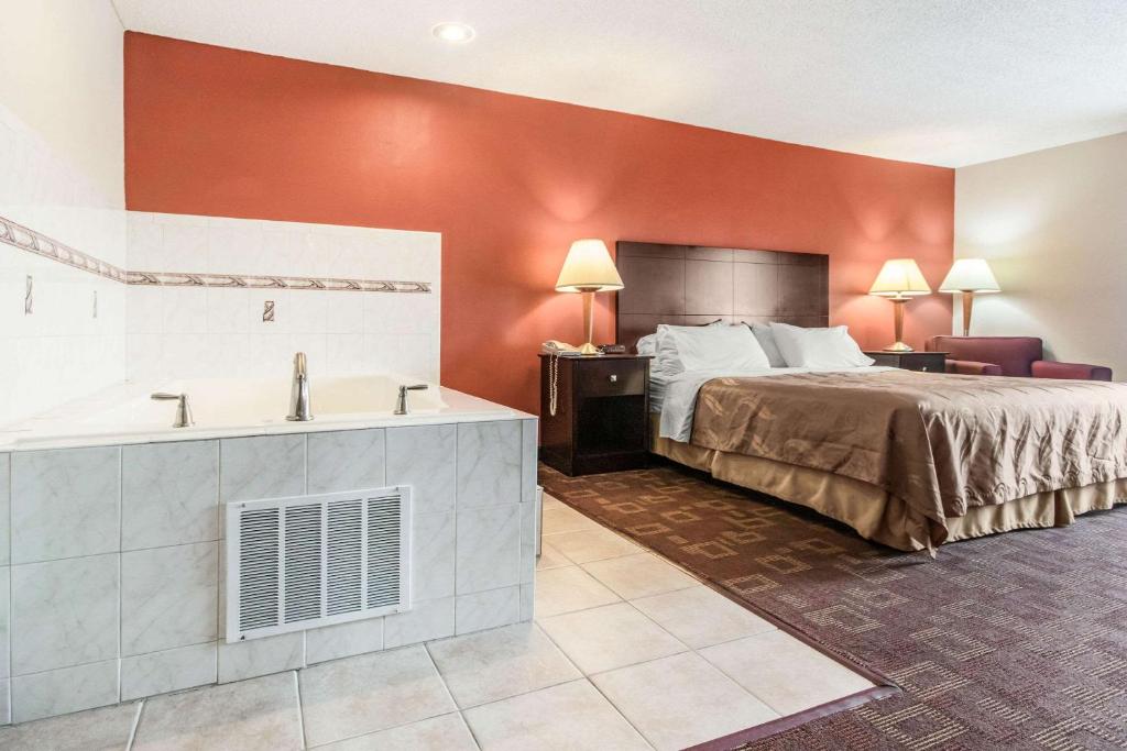 Quality Inn & Suites photo 1