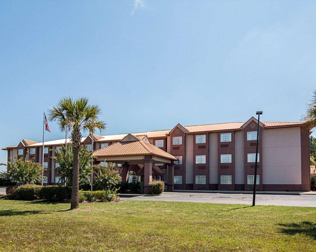 Econo Lodge Inn & Suites Natchitoches photo 2