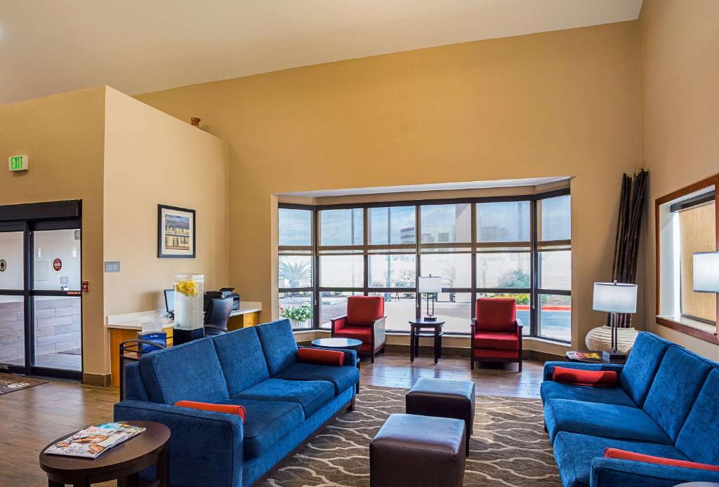 Comfort Inn University Area photo 2