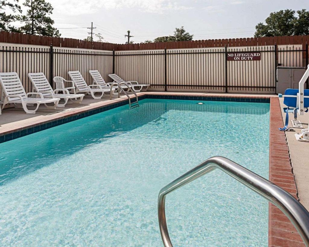 Comfort Suites Lake Charles photo 2