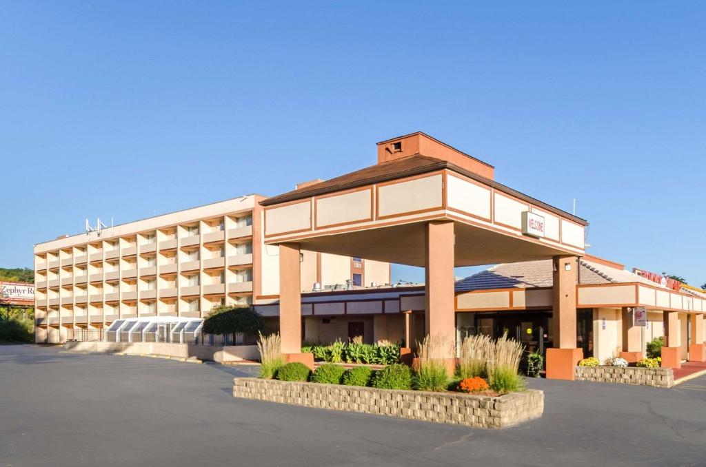 Quality Inn West Springfield image