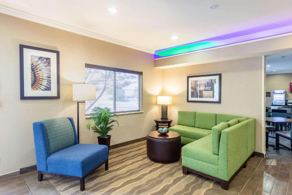Comfort Inn South Tulsa - Woodland Hills photo 4