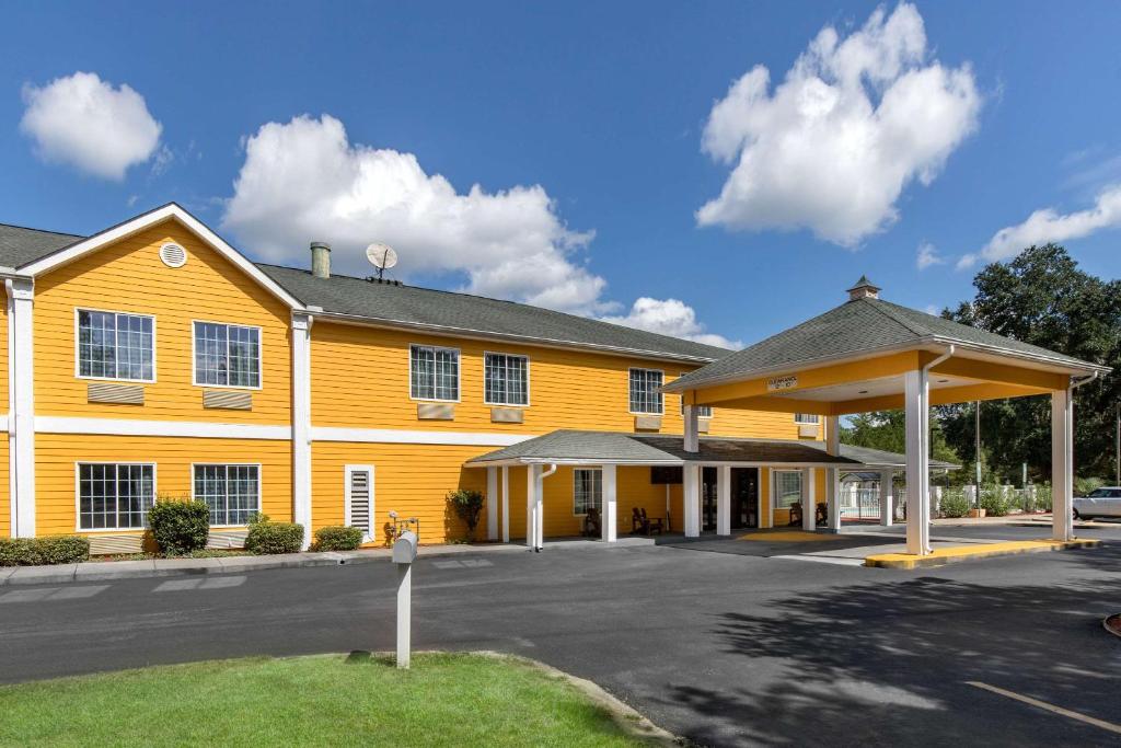 Quality Inn Kingstree image