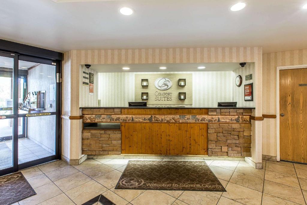Comfort Suites Summit County photo 4