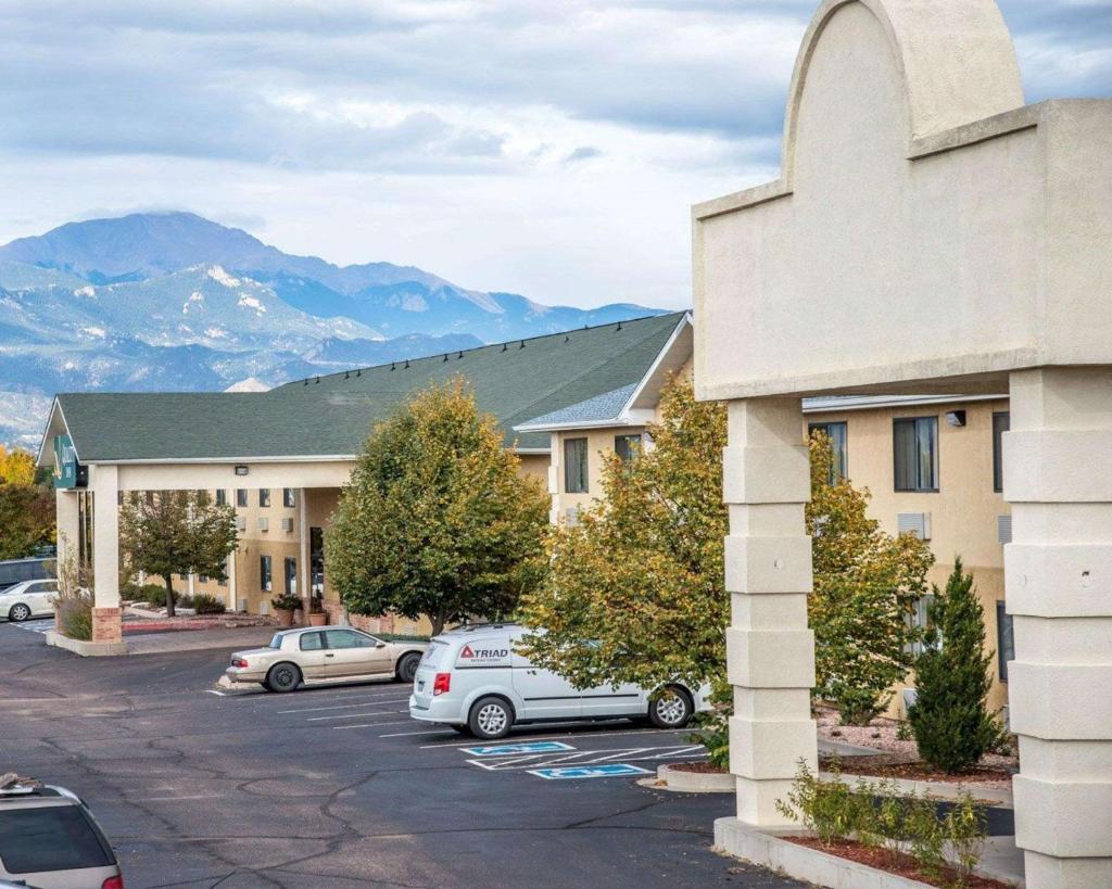 Quality Inn Airport photo 2