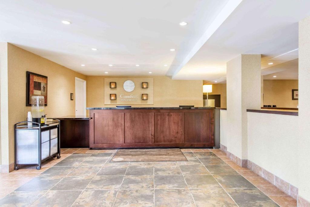 Comfort Inn & Suites photo 4