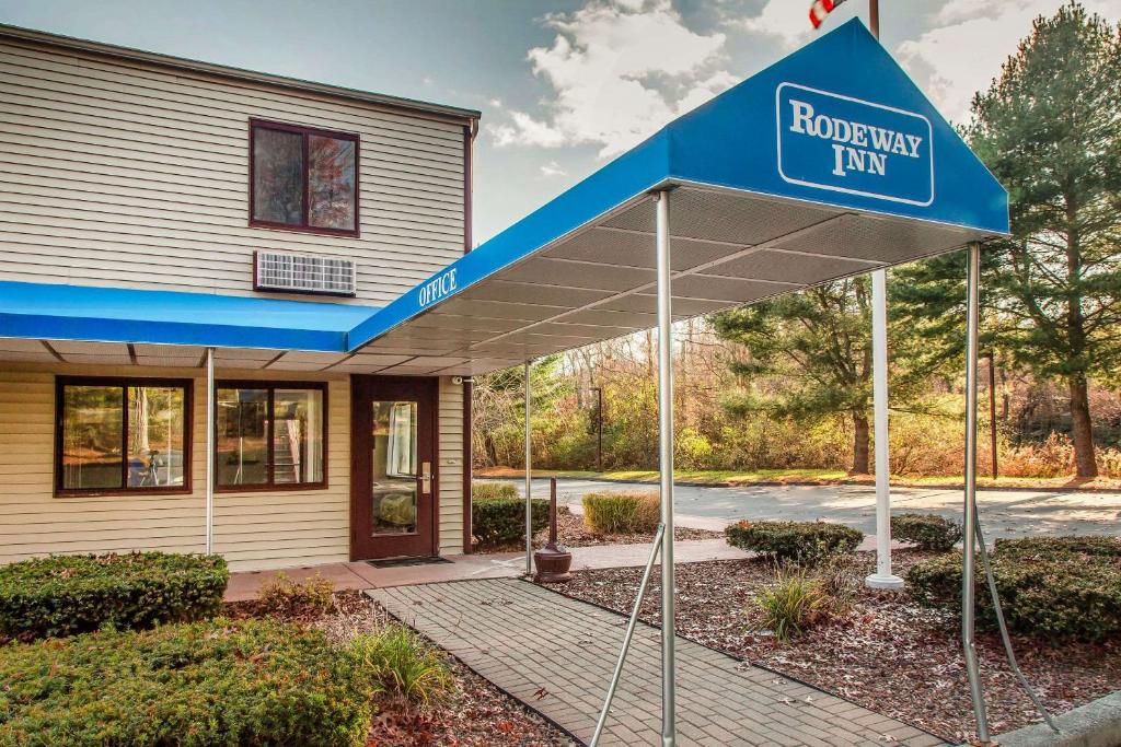 Rodeway Inn image