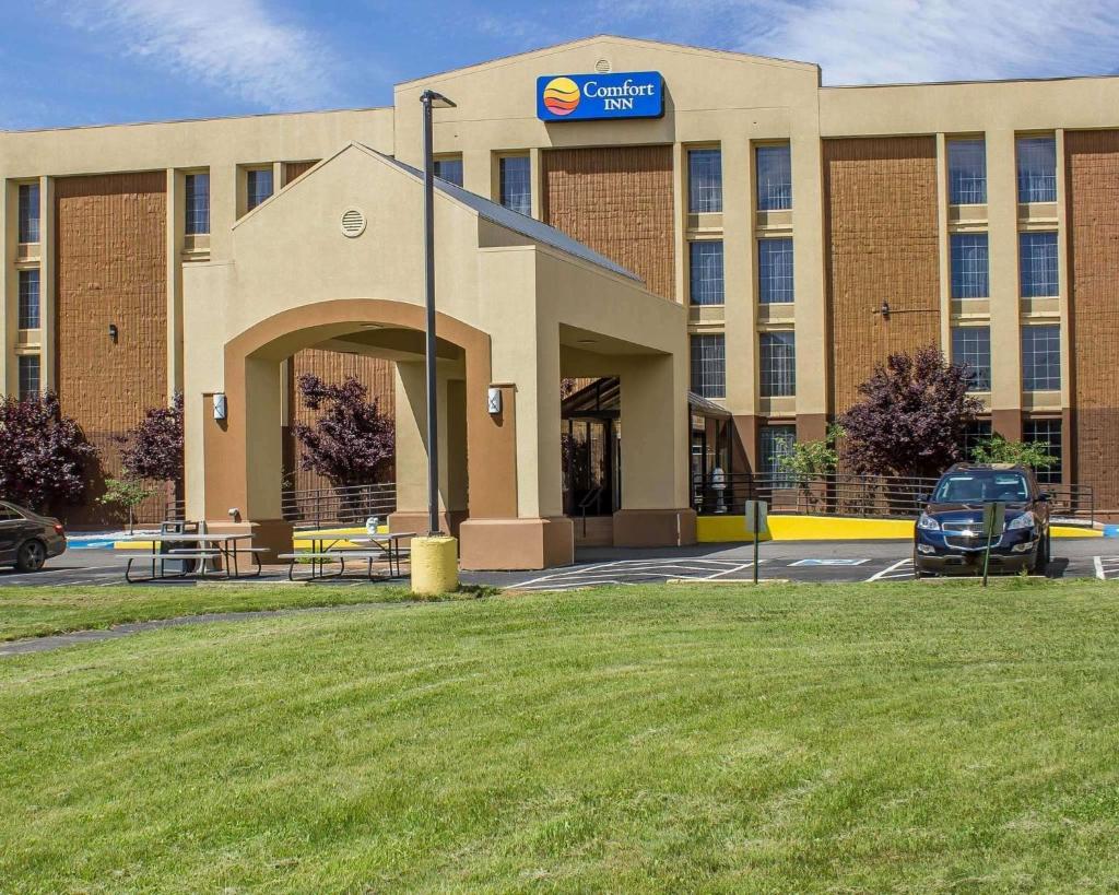 Comfort Inn Wethersfield - Hartford image