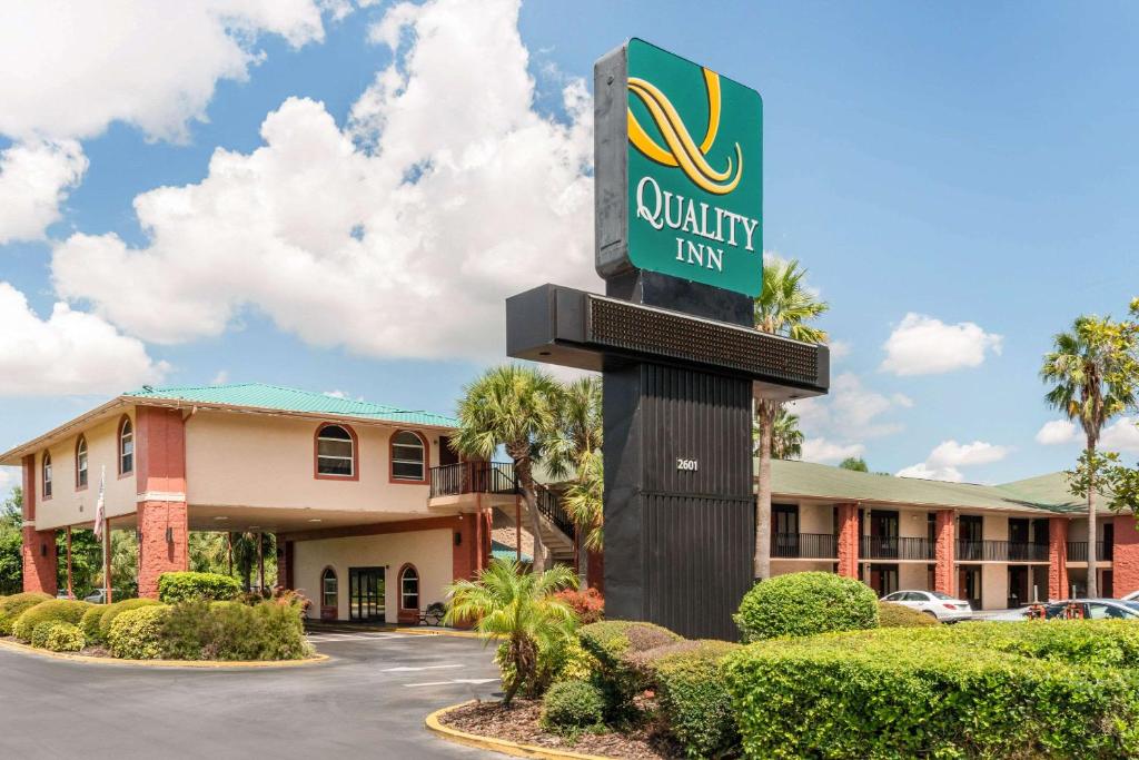 Quality Inn & Suites Orlando Airport image