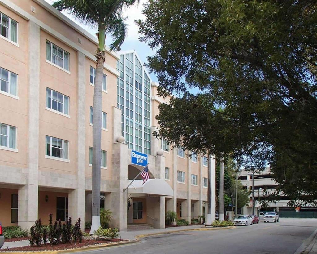 Rodeway Inn South Miami Coral Gables image