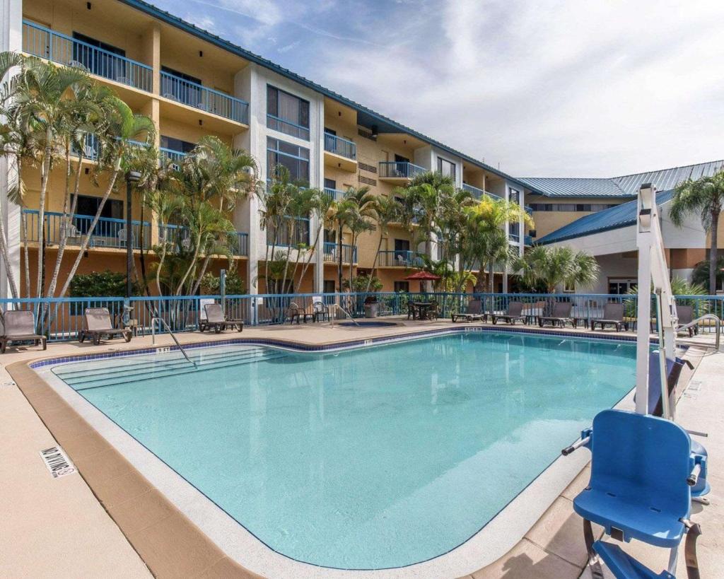 Comfort Inn Naples East I-75 photo 2
