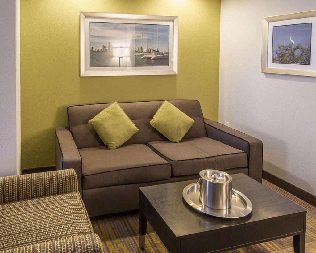 Сьюит (Люкс с кроватью размера «king-size»), Comfort Suites Miami Airport North