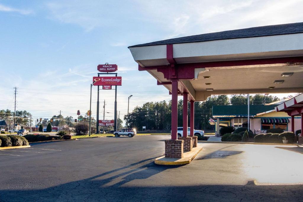 Econo Lodge Inn & Suites Conference Center Dublin photo 2