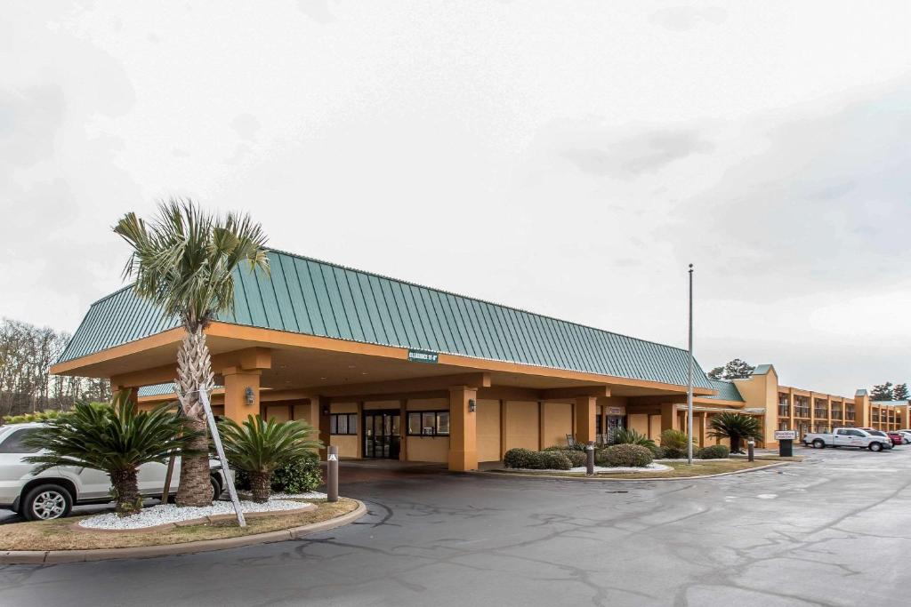 Quality Inn Midtown image