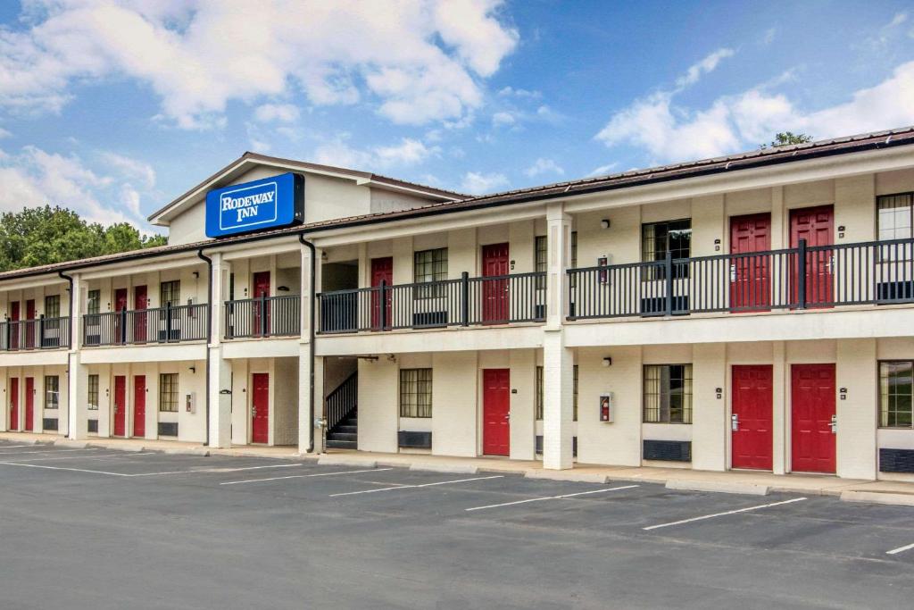Rodeway Inn image
