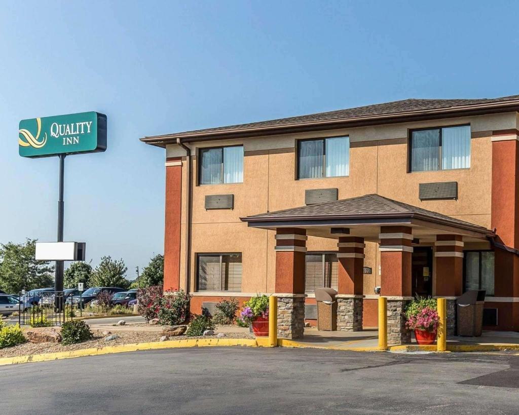 Quality Inn at Collins Road - Cedar Rapids image