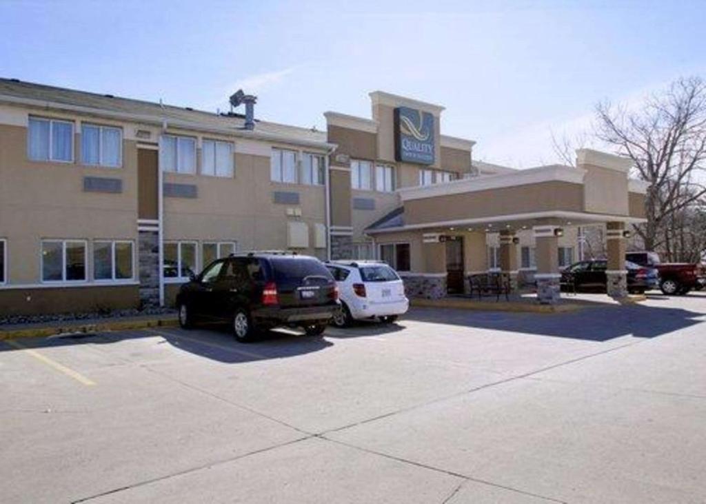 Quality Inn & Suites Des Moines Airport image
