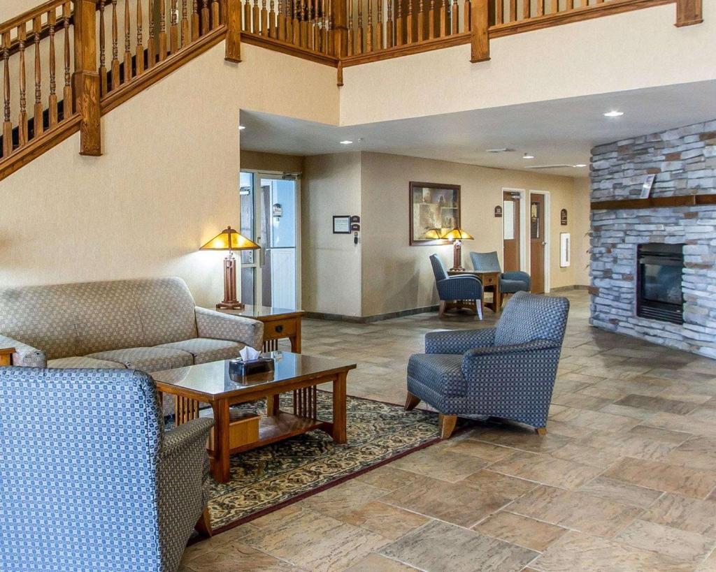 Quality Inn & Suites Fort Madison near Hwy 61 image