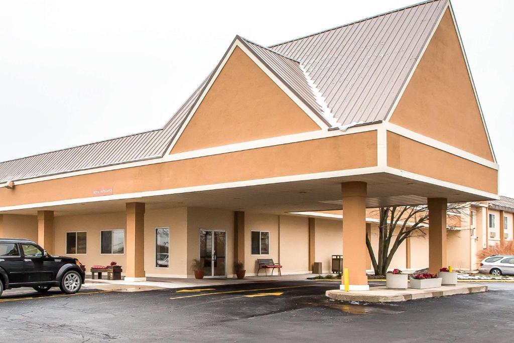 Quality Inn Morris I-80 image