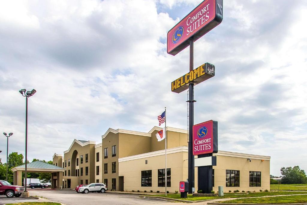 Comfort Suites Effingham image