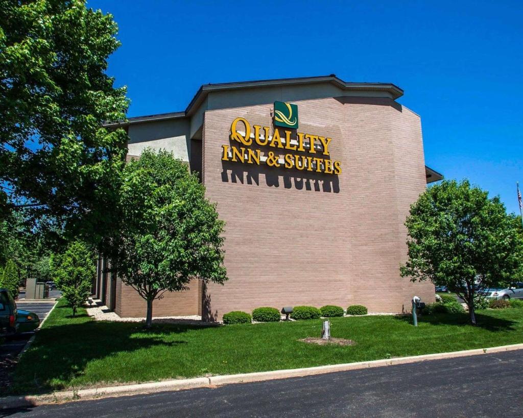 Quality Inn Peoria image
