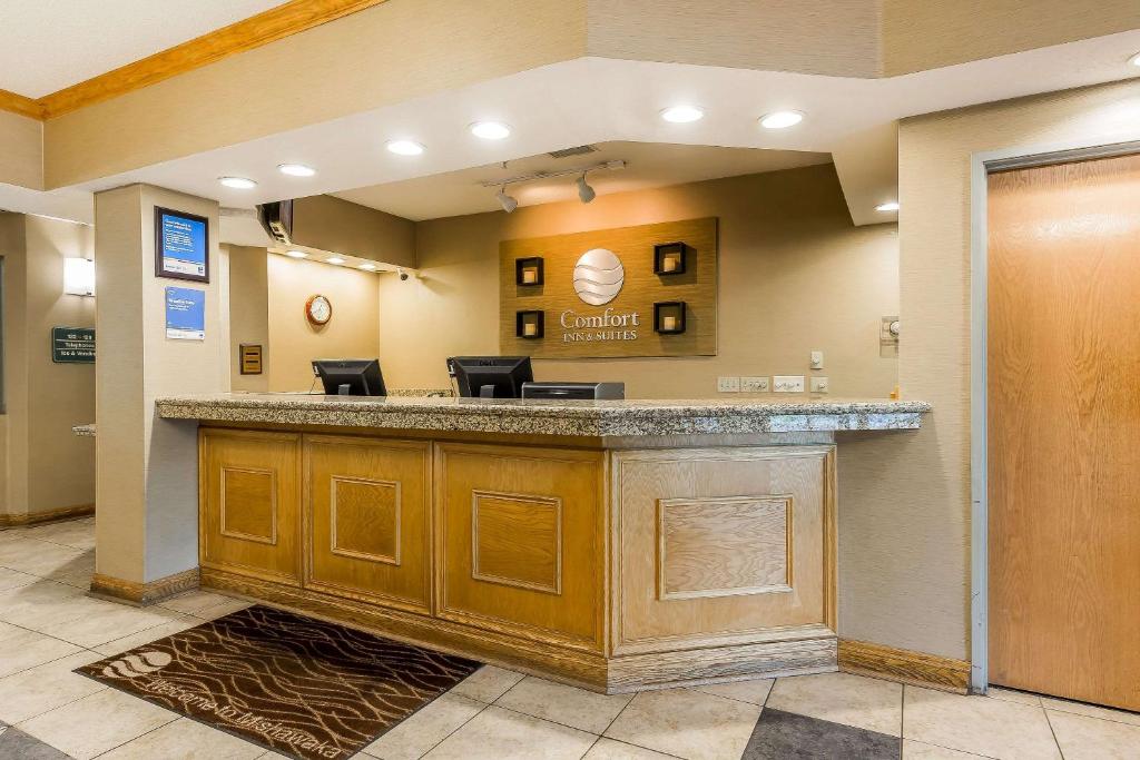 Comfort Inn & Suites Mishawaka-South Bend photo 2