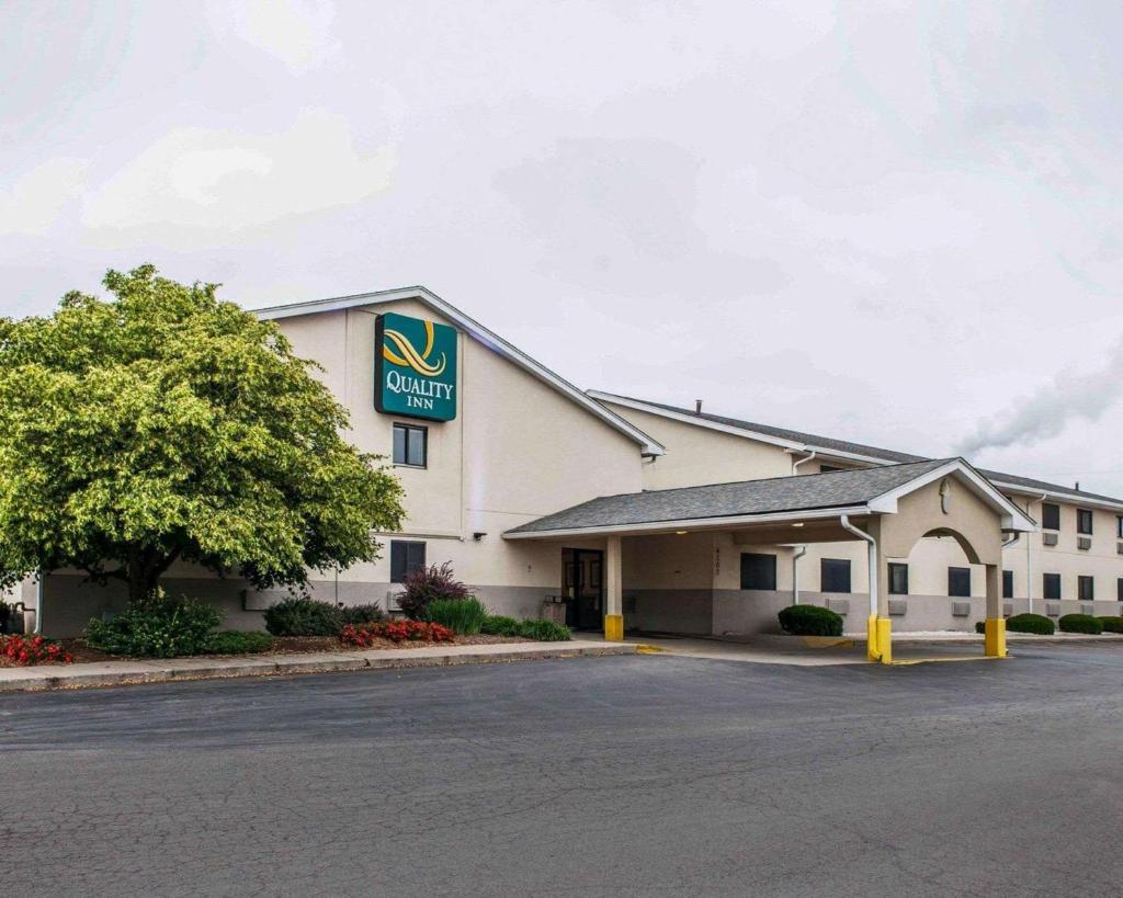 Quality Inn South image
