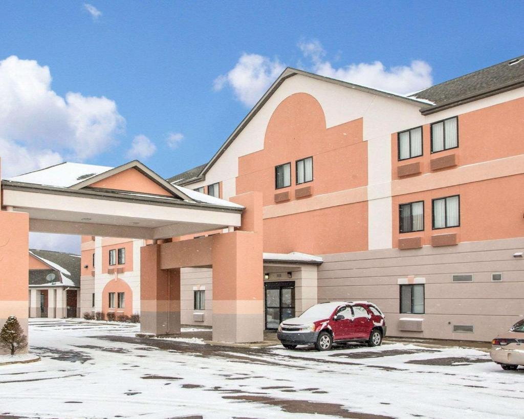 Quality Inn image