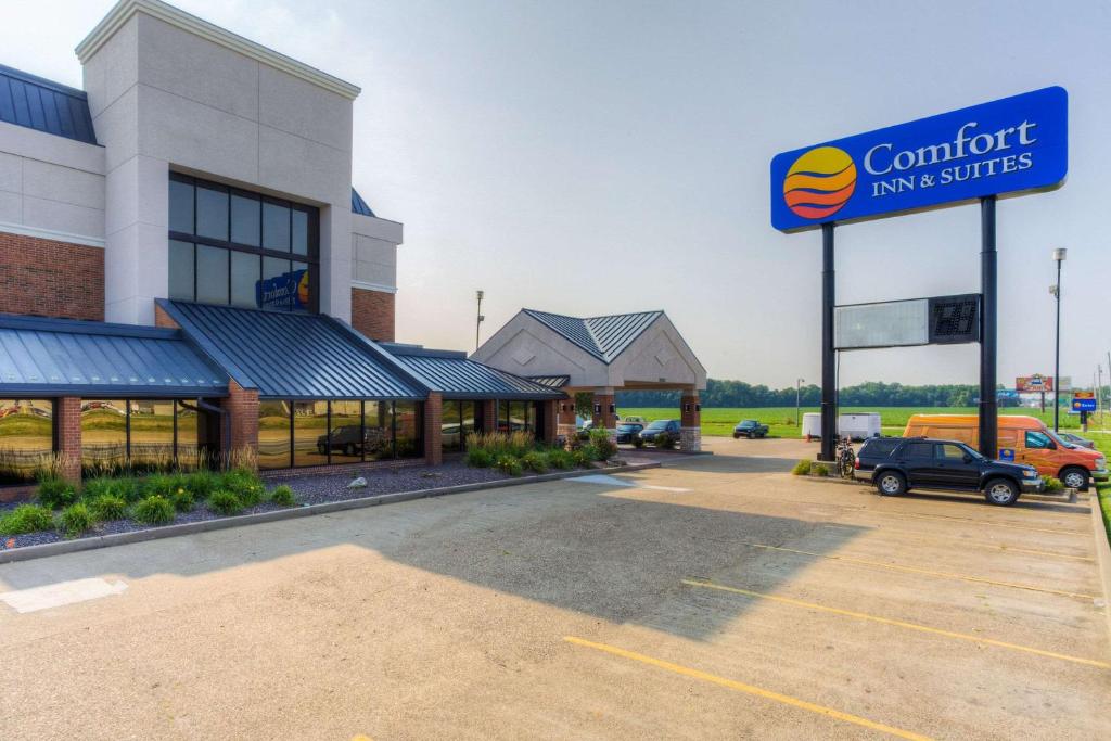 Comfort Inn & Suites Evansville Airport photo 1