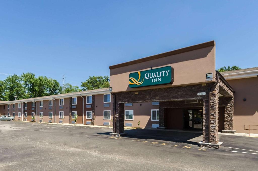 Quality Inn Chicopee-Springfield photo 2