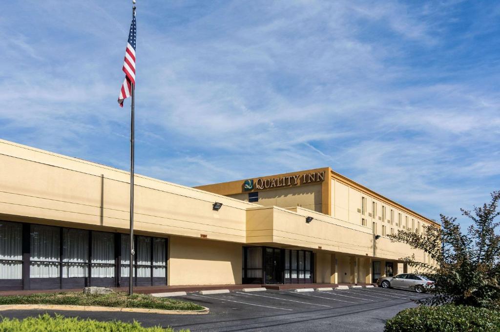 Quality Inn Near Joint Base Andrews - Washington Area image