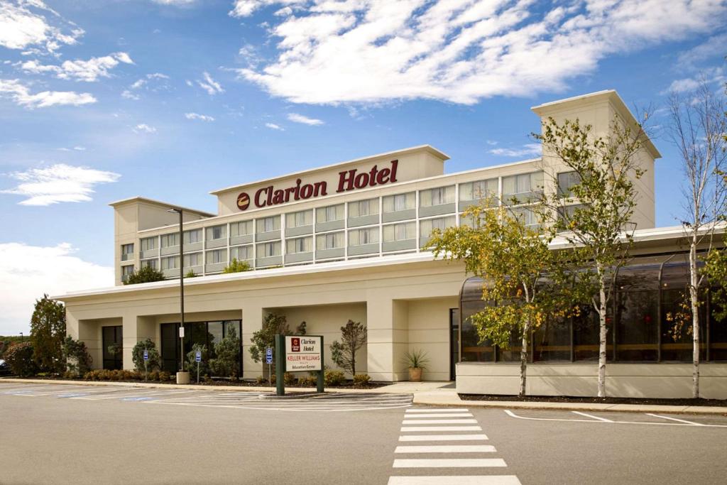 Clarion Hotel Portland image
