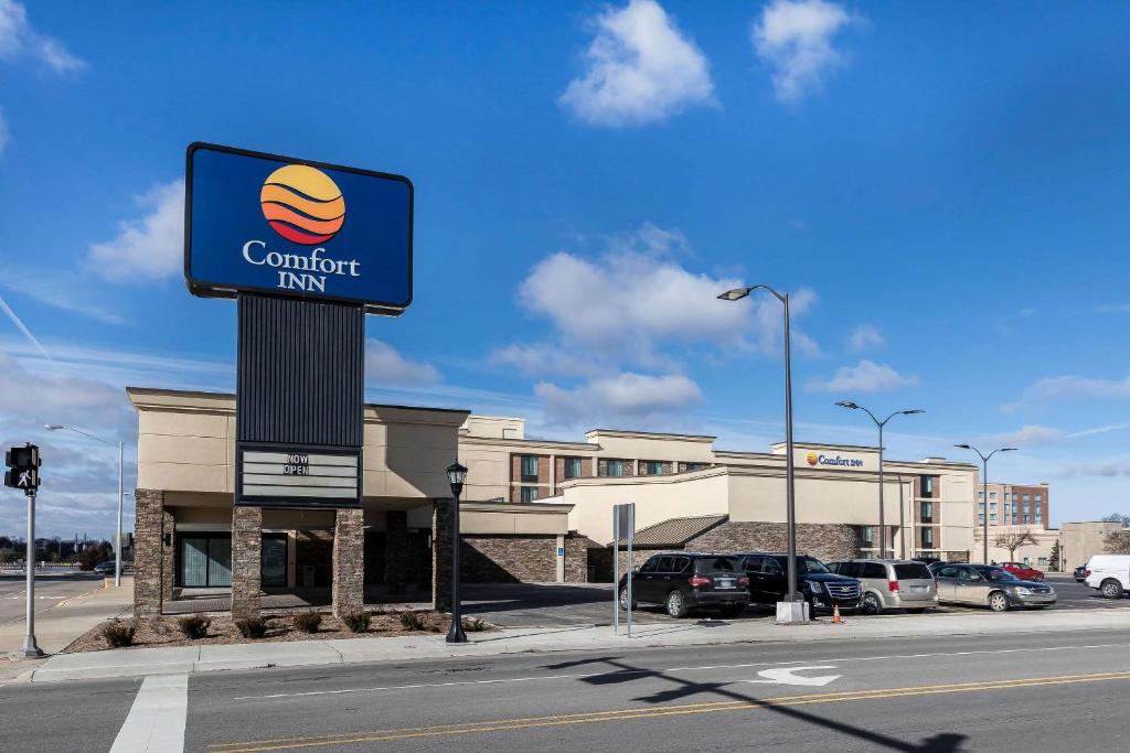 Comfort Inn Bay City - Riverfront photo 2
